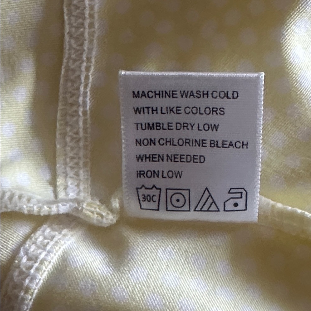 TAIL Activewear Bunny Flounce Skirt Skort Yellow Tangled Dots Sz Medium Tennis - Picture 11 of 11